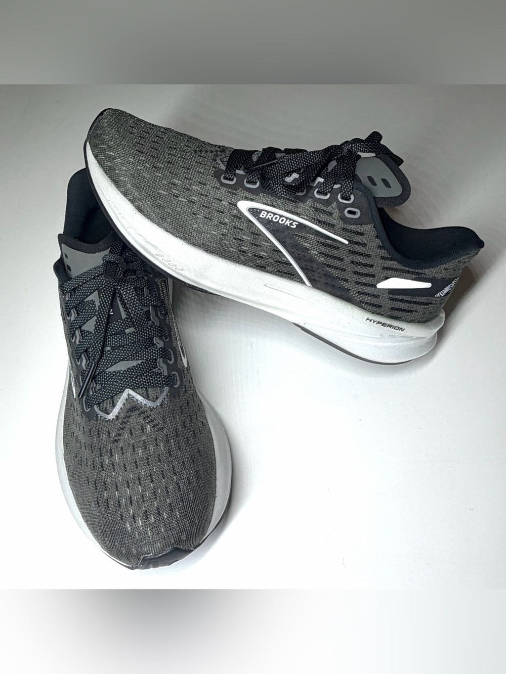 Brooks Women’s Hyperion Athletic Running Shoes Size- 7 Medium